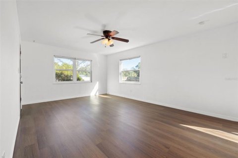 House in Saint Petersburg, Florida 2 bedrooms, 74.69 sq.m. № 1854673 - photo 6