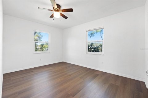 House in Saint Petersburg, Florida 2 bedrooms, 74.69 sq.m. № 1854673 - photo 15