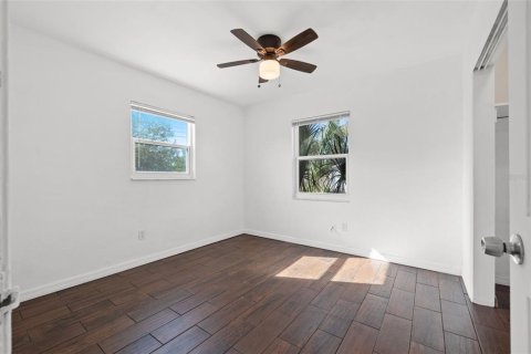 House in Saint Petersburg, Florida 2 bedrooms, 74.69 sq.m. № 1854673 - photo 13