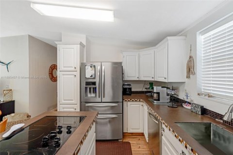 Apartamento en alquiler en Key Largo, Florida, 4 dormitorios, 180.6 m2 № 1941626 - foto 17