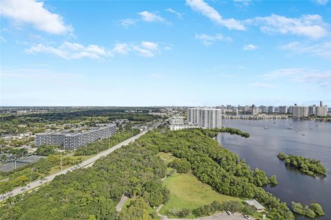 Купить кондоминиум в Норт-Майами-Бич, Флорида 1 спальня, 87.05м2, № 1956886 - фото 23