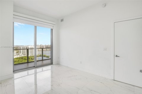 Купить кондоминиум в Норт-Майами-Бич, Флорида 1 спальня, 87.05м2, № 1956886 - фото 16