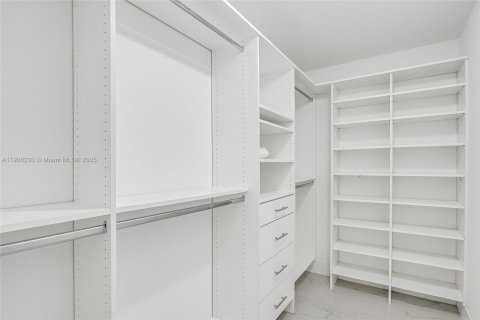 Купить кондоминиум в Норт-Майами-Бич, Флорида 1 спальня, 87.05м2, № 1956886 - фото 19