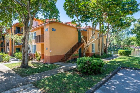 Condo in Plantation, Florida, 1 bedroom  № 2387936 - photo 1