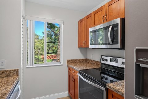 Condo in Plantation, Florida, 1 bedroom  № 2387936 - photo 8