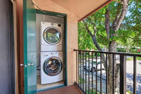 Condo in Plantation, Florida, 1 bedroom  № 2387936 - photo 27