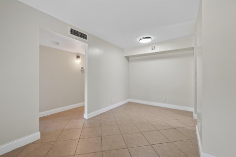 Condo in Plantation, Florida, 1 bedroom  № 2387936 - photo 12
