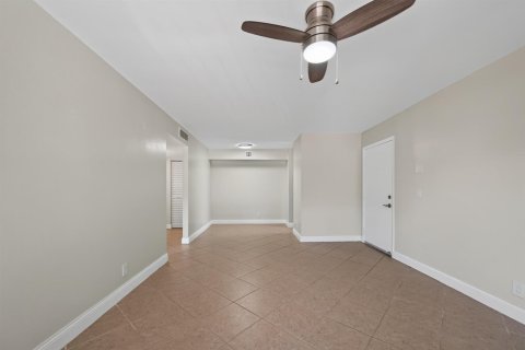 Condo in Plantation, Florida, 1 bedroom  № 2387936 - photo 11