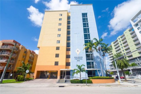 Condominio en venta en Miami, Florida, 1 dormitorio, 66.7 m2 № 2076988 - foto 25