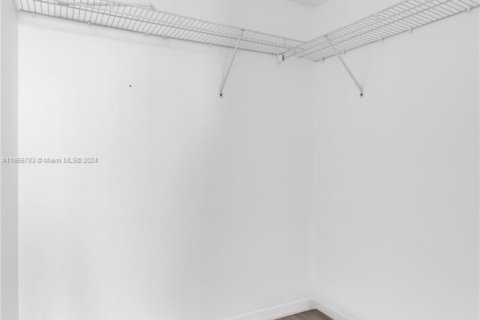 Condominio en venta en Miami, Florida, 1 dormitorio, 66.7 m2 № 2076988 - foto 13