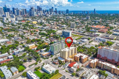 Condominio en venta en Miami, Florida, 1 dormitorio, 66.7 m2 № 2076988 - foto 24