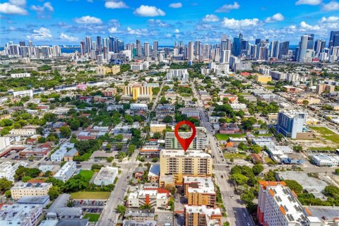 Condominio en venta en Miami, Florida, 1 dormitorio, 66.7 m2 № 2076988 - foto 26