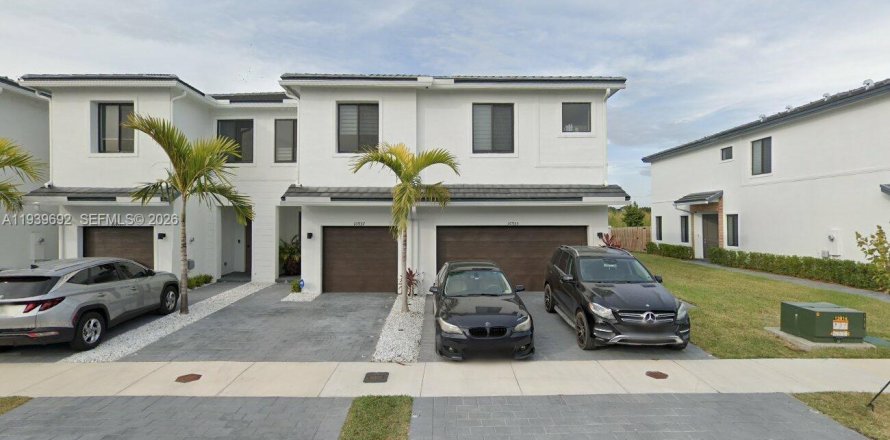 Adosado en Homestead, Florida 3 dormitorios, 158.4 m2 № 1998223