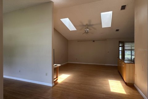 House in Orlando, Florida 4 bedrooms, 188.96 sq.m. № 1760576 - photo 5