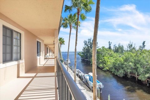 Copropriété à vendre à Punta Gorda, Floride: 3 chambres, 153.01 m2 № 2344548 - photo 5