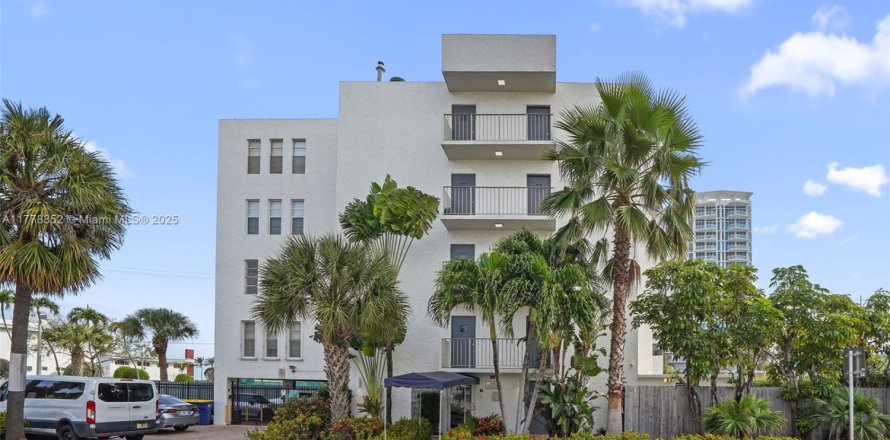 Condo in Miami Beach, Florida, 1 bedroom № 1862046