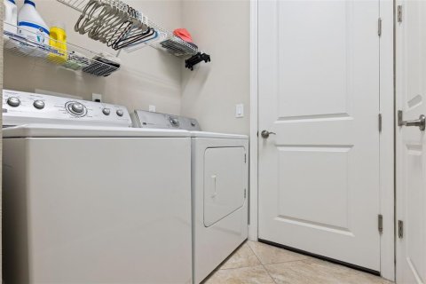 House in DeLand, Florida 3 bedrooms, 169.08 sq.m. № 2132470 - photo 25