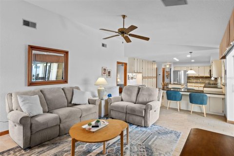 Villa ou maison à vendre à New Port Richey, Floride: 3 chambres, 208.47 m2 № 2142814 - photo 25