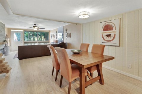 Condominio en alquiler en DeLand, Florida, 2 dormitorios, 117.06 m2 № 1879337 - foto 3