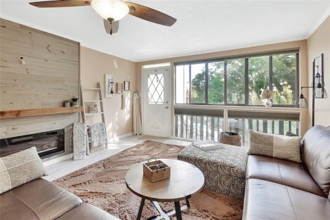 Condominio en alquiler en DeLand, Florida, 2 dormitorios, 117.06 m2 № 1879337 - foto 2