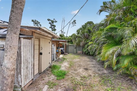 House in Port Charlotte, Florida 3 bedrooms № 2244130 - photo 30