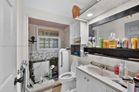 House in Port Charlotte, Florida 3 bedrooms № 2244130 - photo 21