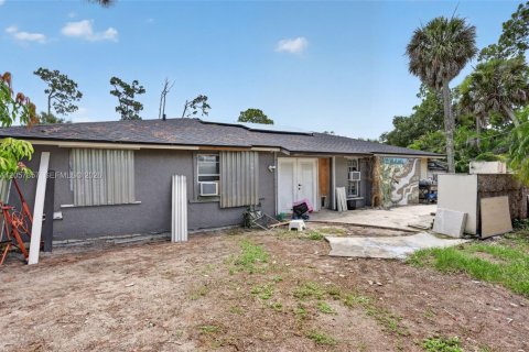 House in Port Charlotte, Florida 3 bedrooms № 2244130 - photo 26