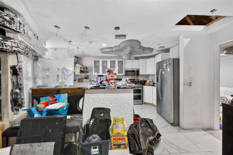 House in Port Charlotte, Florida 3 bedrooms № 2244130 - photo 11