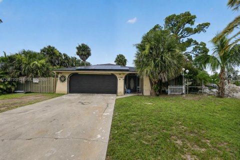 House in Port Charlotte, Florida 3 bedrooms № 2244130