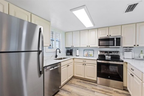 Copropriété à vendre à New Smyrna Beach, Floride: 2 chambres, 93.65 m2 № 2410115 - photo 5