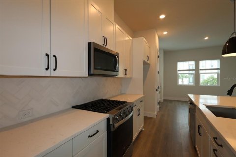 Adosado en venta en Saint Petersburg, Florida, 3 dormitorios, 181.35 m2 № 1899313 - foto 9