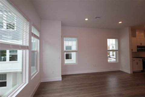 Adosado en venta en Saint Petersburg, Florida, 3 dormitorios, 181.35 m2 № 1899313 - foto 12