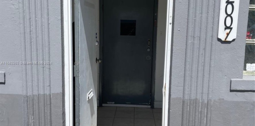 Propiedad comercial en Hollywood, Florida № 1162987