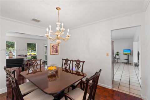 Villa ou maison à vendre à Palmetto Bay, Floride: 4 chambres, 202.34 m2 № 2004797 - photo 7