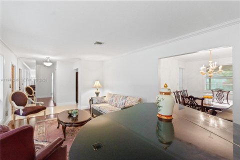 Villa ou maison à vendre à Palmetto Bay, Floride: 4 chambres, 202.34 m2 № 2004797 - photo 6