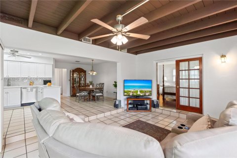 Villa ou maison à vendre à Palmetto Bay, Floride: 4 chambres, 202.34 m2 № 2004797 - photo 13