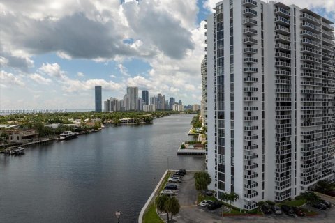 Copropriété à vendre à Aventura, Floride: 2 chambres, 105.17 m2 № 2035287 - photo 3