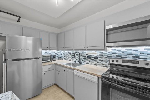 Copropriété à vendre à Aventura, Floride: 2 chambres, 105.17 m2 № 2035287 - photo 11