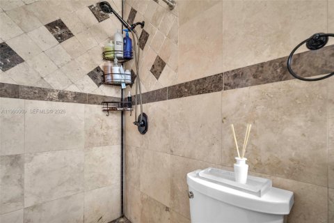 Купить виллу или дом в Майами-Спрингс, Флорида 3 спальни, № 2059072 - фото 24