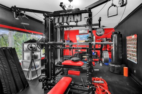 Купить виллу или дом в Майами-Спрингс, Флорида 3 спальни, № 2059072 - фото 29