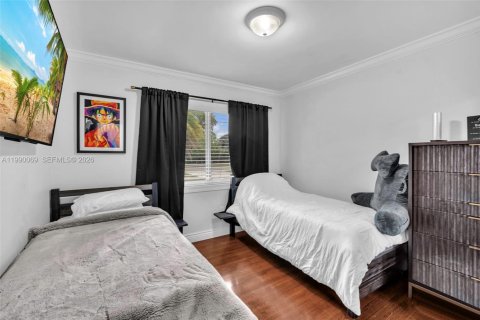 Купить виллу или дом в Майами-Спрингс, Флорида 3 спальни, № 2059072 - фото 26