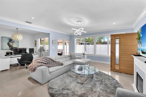 Купить виллу или дом в Майами-Спрингс, Флорида 3 спальни, № 2059072 - фото 10