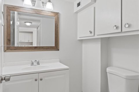 Copropriété à louer à Hollywood, Floride: 1 chambre, 81.75 m2 № 1987259 - photo 22