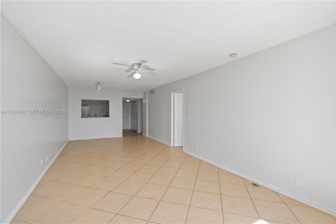 Copropriété à louer à Hollywood, Floride: 1 chambre, 81.75 m2 № 1987259 - photo 10