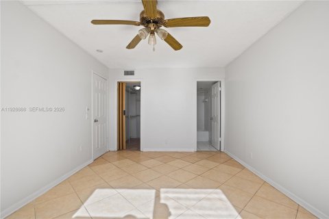 Copropriété à louer à Hollywood, Floride: 1 chambre, 81.75 m2 № 1987259 - photo 27