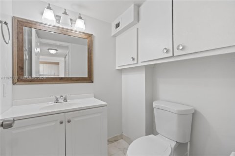 Copropriété à louer à Hollywood, Floride: 1 chambre, 81.75 m2 № 1987259 - photo 21