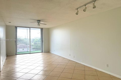 Condominio en Hollywood, Florida, 1 dormitorio  № 1987259