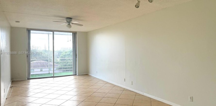 Condo à Hollywood, Floride, 1 chambre  № 1987259