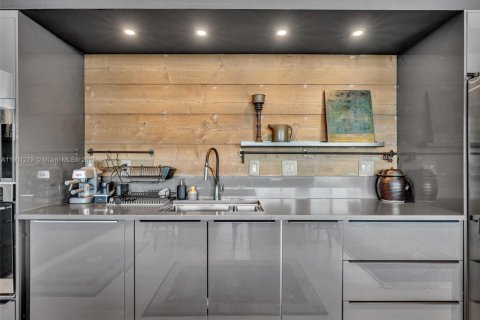 Снять в аренду кондоминиум в Норт-Бей-Виллидж, Флорида 2 спальни, 177.07м2, № 1953163 - фото 11