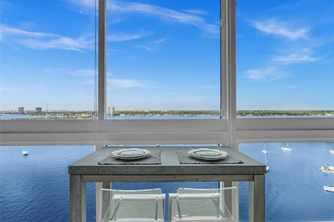 Снять в аренду кондоминиум в Норт-Бей-Виллидж, Флорида 2 спальни, 177.07м2, № 1953163 - фото 29